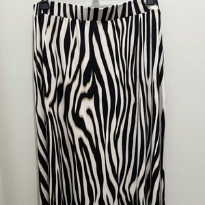 Nice Zebra Print Easy Stretchy Long Skirt, Size XL, NWT